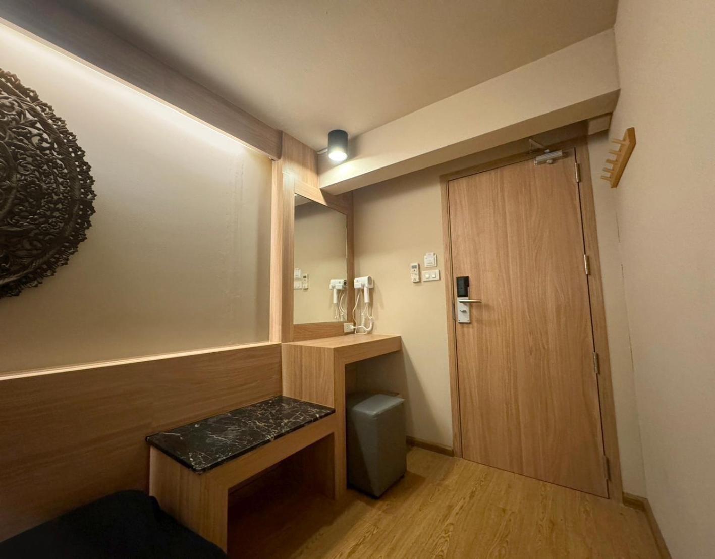 Mind Day Hostel Khaosan Бангкок Экстерьер фото